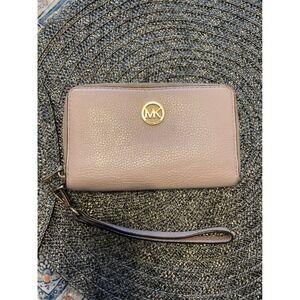 Michael Kors Jet Set Pebbled Leather Smartphone Wristlet Wallet Pink Gold Tone